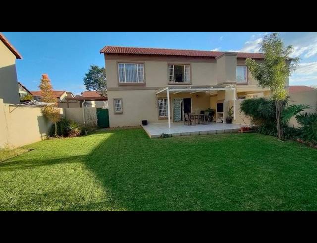 3 BEDROOM TOWNHOUSE FOR SALE IN ANNLIN